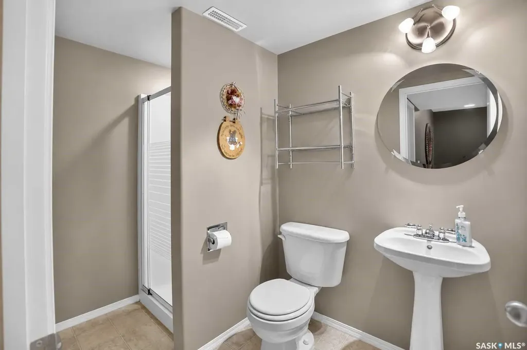 307 Sumner Lane Saskatoon SK S7L 7L7