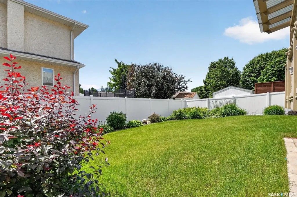 307 Sumner Lane Saskatoon SK S7L 7L7