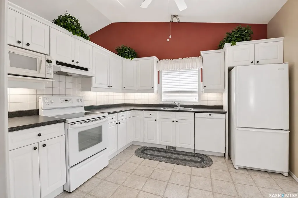 307 Sumner Lane Saskatoon SK S7L 7L7