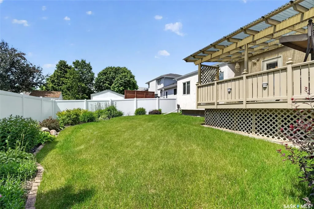 307 Sumner Lane Saskatoon SK S7L 7L7