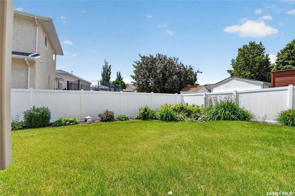 307 Sumner Lane Saskatoon SK S7L 7L7