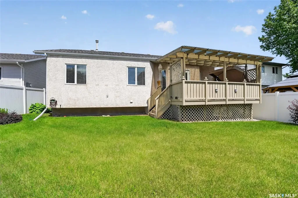 307 Sumner Lane Saskatoon SK S7L 7L7