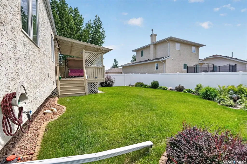 307 Sumner Lane Saskatoon SK S7L 7L7