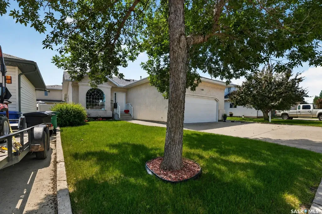 307 Sumner Lane Saskatoon SK S7L 7L7