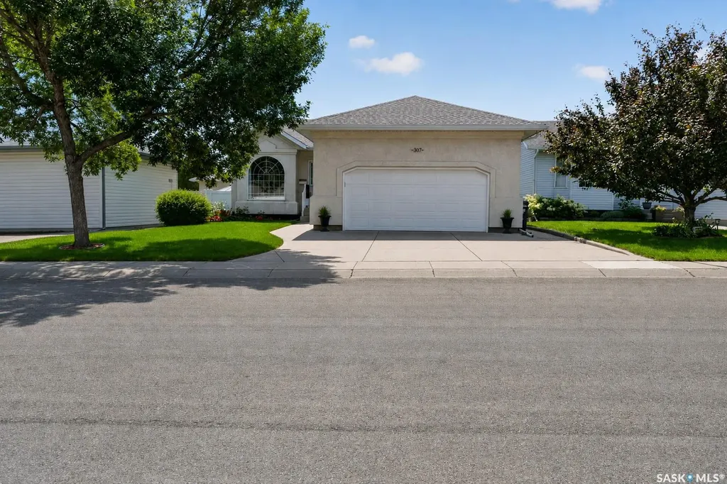 307 Sumner Lane Saskatoon SK S7L 7L7