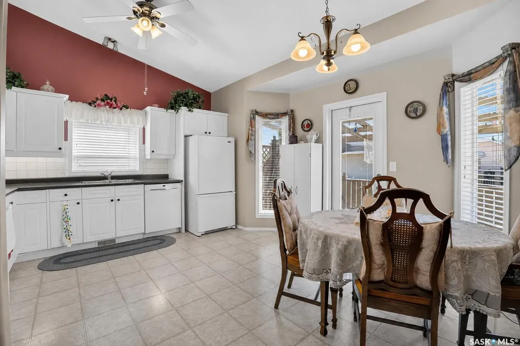 307 Sumner Lane Saskatoon SK S7L 7L7