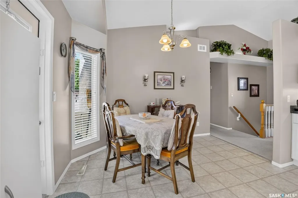 307 Sumner Lane Saskatoon SK S7L 7L7