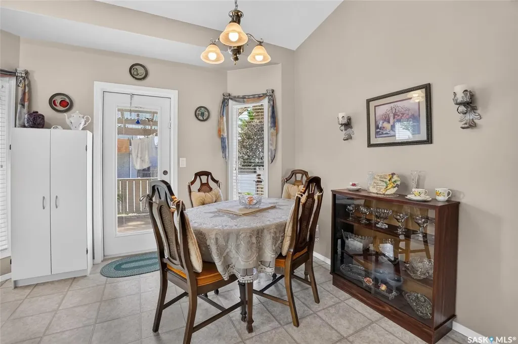 307 Sumner Lane Saskatoon SK S7L 7L7