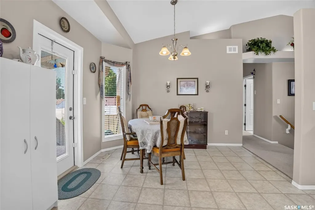 307 Sumner Lane Saskatoon SK S7L 7L7