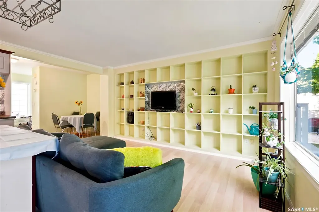 535 Mcwillie Avenue Saskatoon SK S7S 1J1