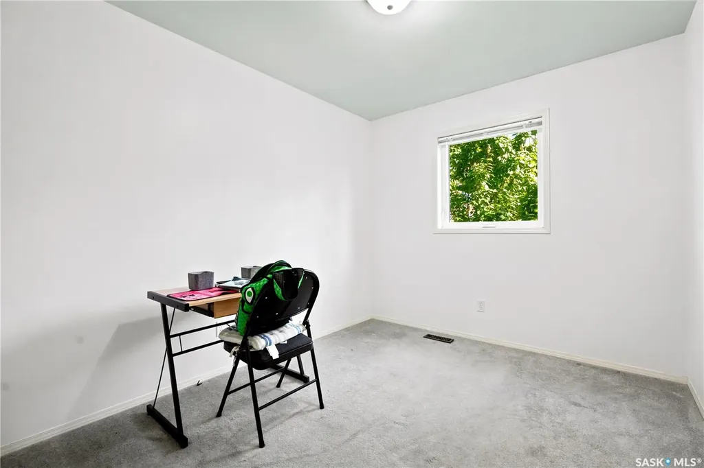 535 Mcwillie Avenue Saskatoon SK S7S 1J1