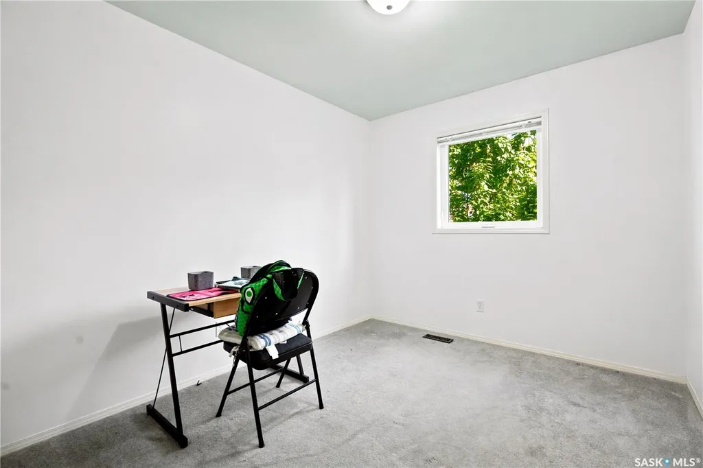 535 Mcwillie Avenue Saskatoon SK S7S 1J1