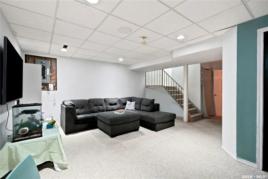 535 Mcwillie Avenue Saskatoon SK S7S 1J1