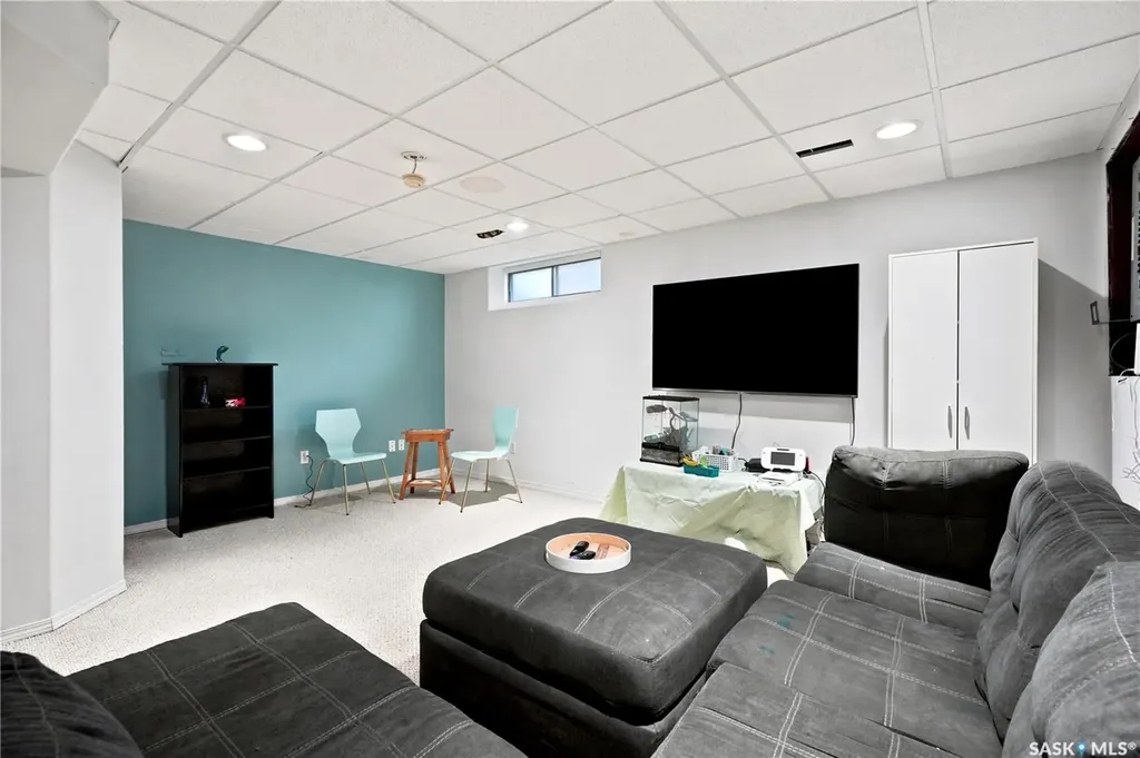535 Mcwillie Avenue Saskatoon SK S7S 1J1