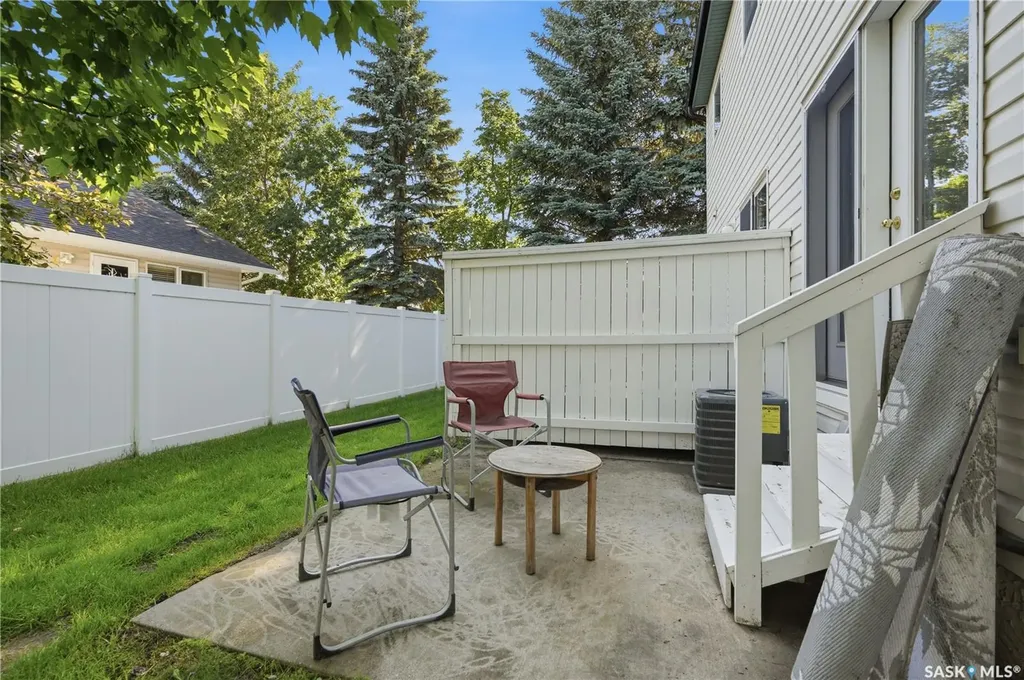 535 Mcwillie Avenue Saskatoon SK S7S 1J1