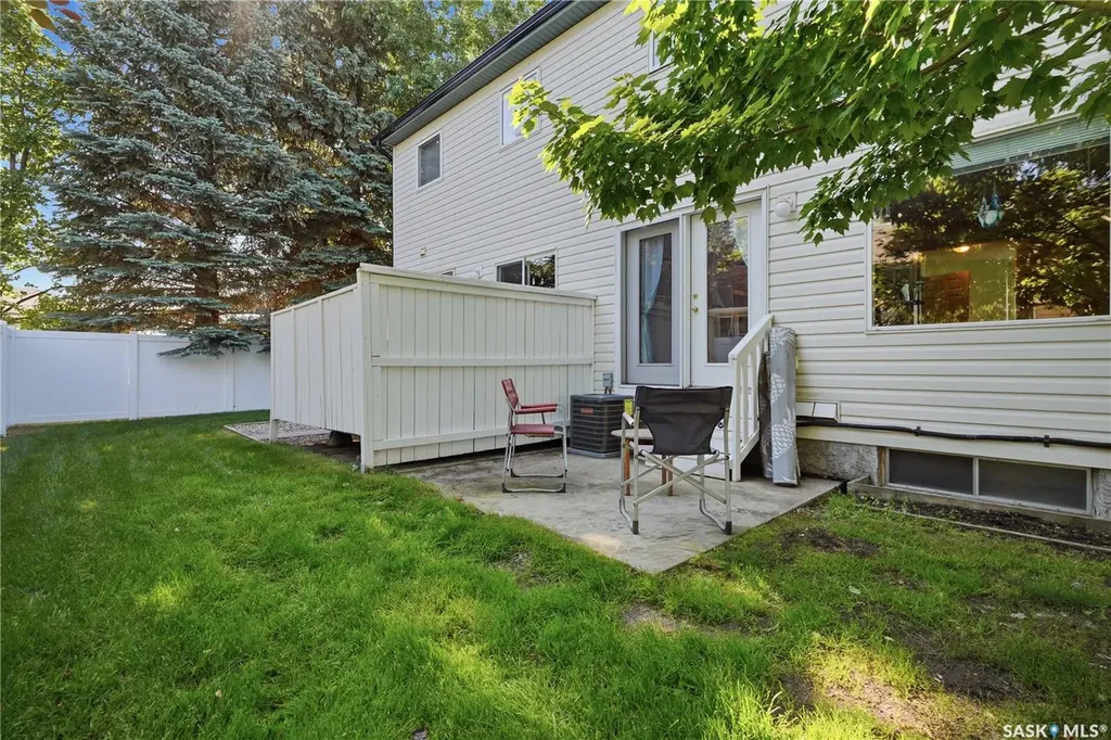 535 Mcwillie Avenue Saskatoon SK S7S 1J1