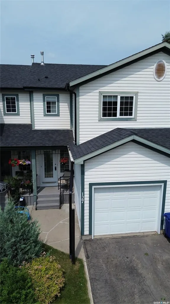 535 Mcwillie Avenue Saskatoon SK S7S 1J1