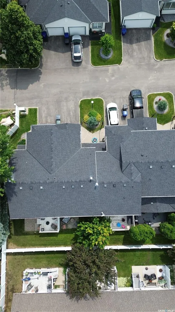 535 Mcwillie Avenue Saskatoon SK S7S 1J1