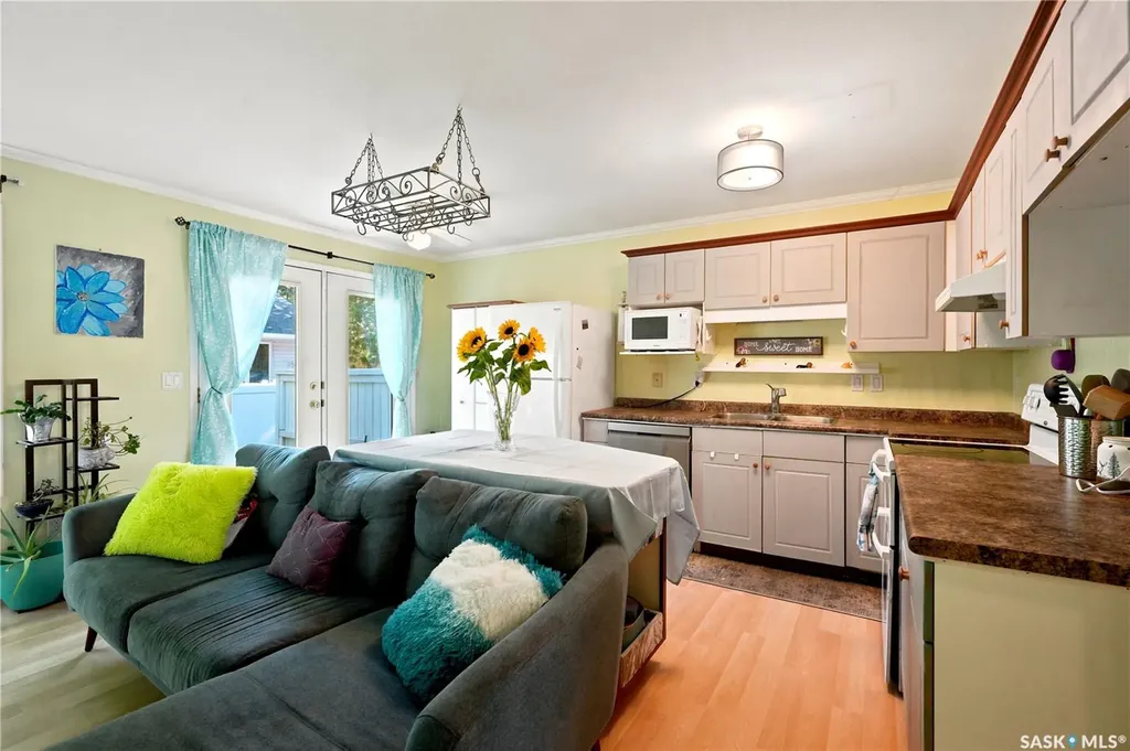535 Mcwillie Avenue Saskatoon SK S7S 1J1