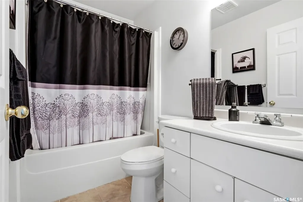 2203 Angus Street Regina SK S4T 2A3