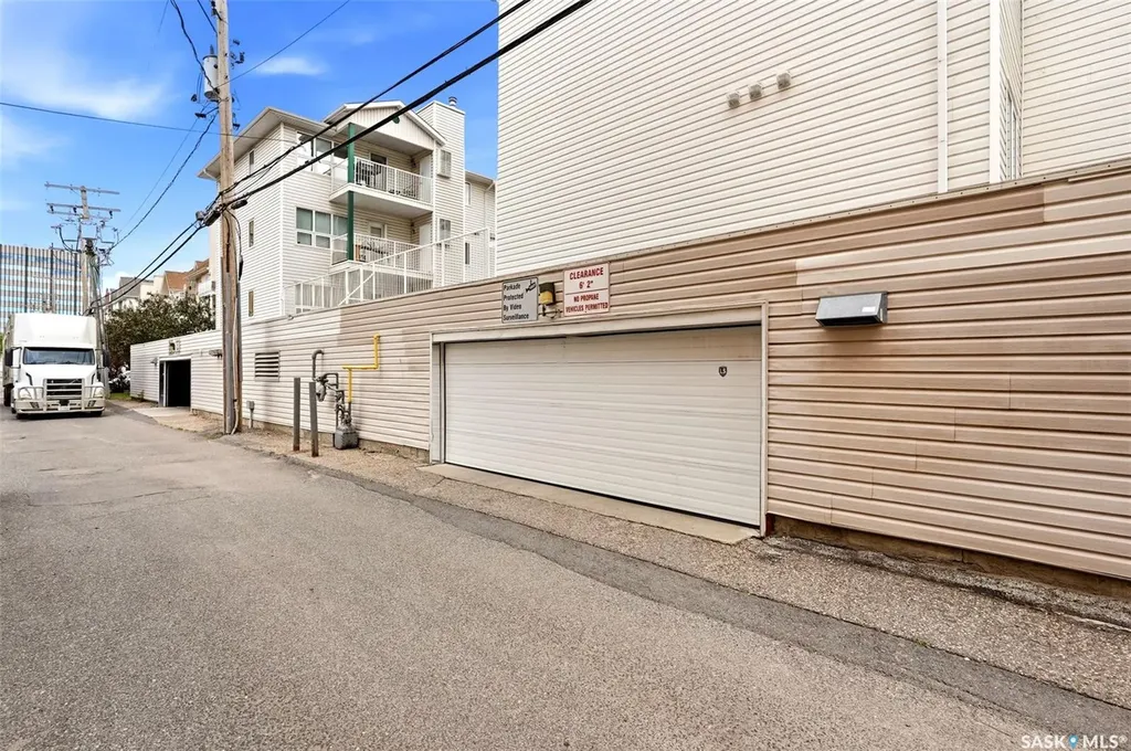 2203 Angus Street Regina SK S4T 2A3