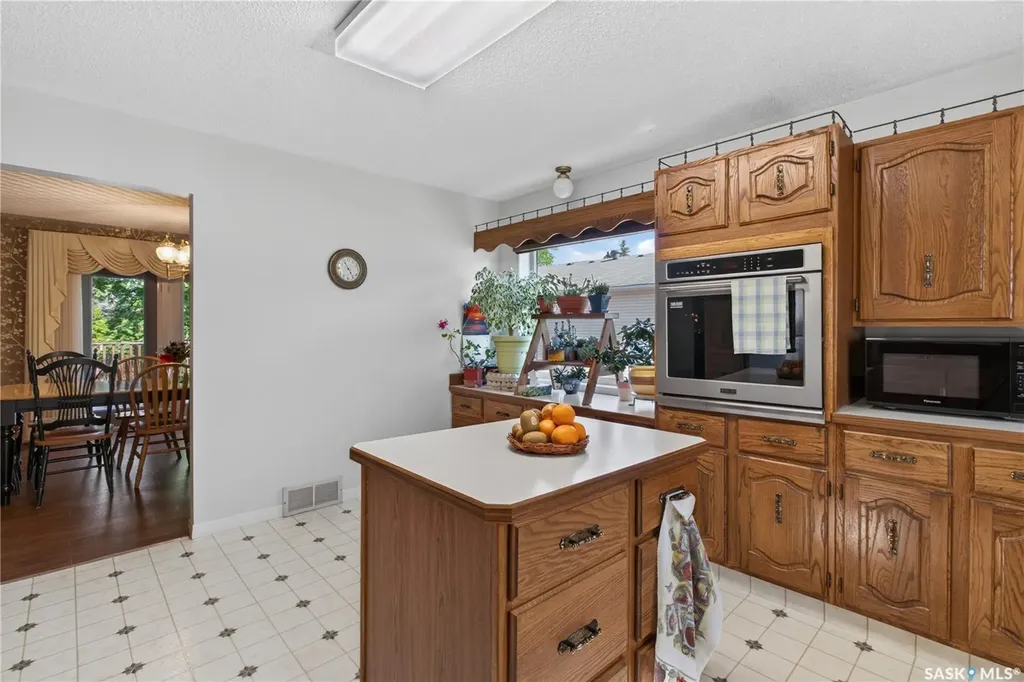 1112 11th Street Humboldt SK S0K 2A0