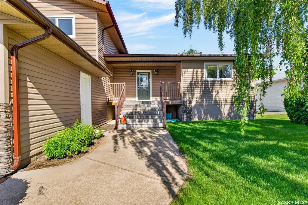 1112 11th Street Humboldt SK S0K 2A0