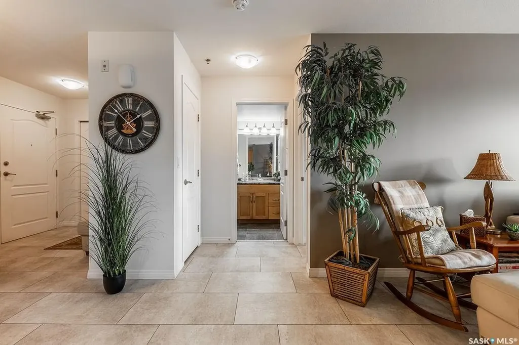 102 Kingsmere Place Saskatoon SK S7J 2K3