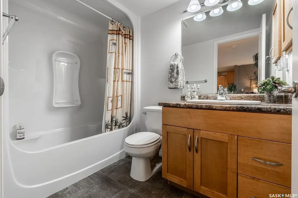 102 Kingsmere Place Saskatoon SK S7J 2K3