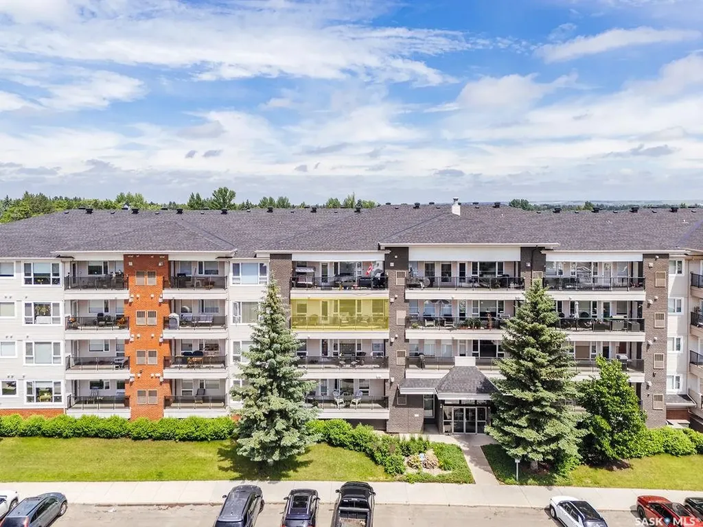 102 Kingsmere Place Saskatoon SK S7J 2K3