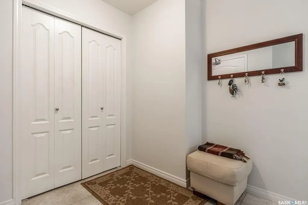 102 Kingsmere Place Saskatoon SK S7J 2K3