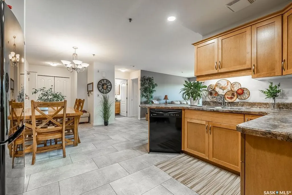 102 Kingsmere Place Saskatoon SK S7J 2K3