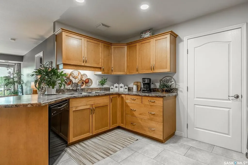 102 Kingsmere Place Saskatoon SK S7J 2K3