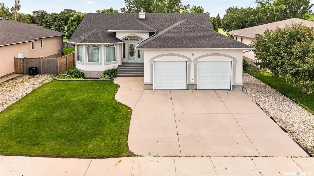 65 Flax Road Moose Jaw SK S6J 1L1