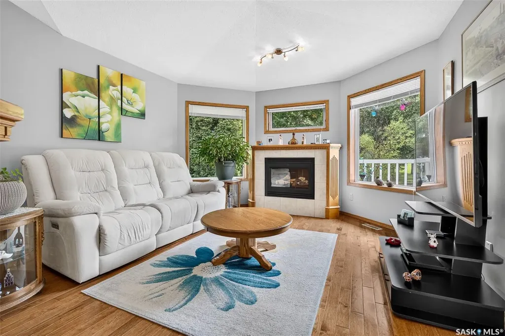 65 Flax Road Moose Jaw SK S6J 1L1