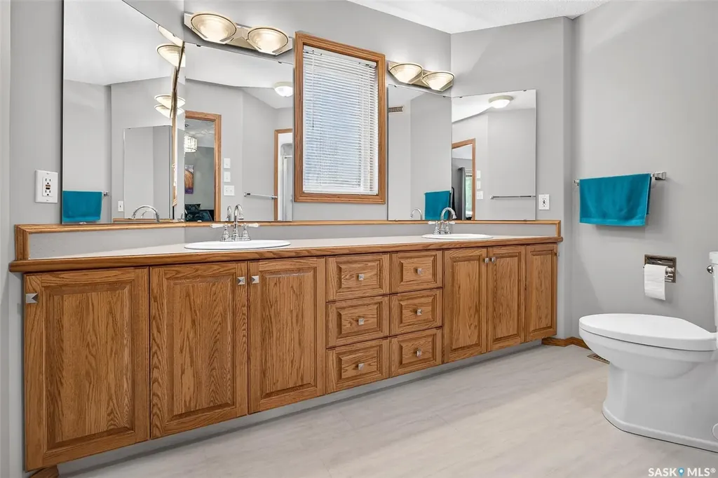 65 Flax Road Moose Jaw SK S6J 1L1
