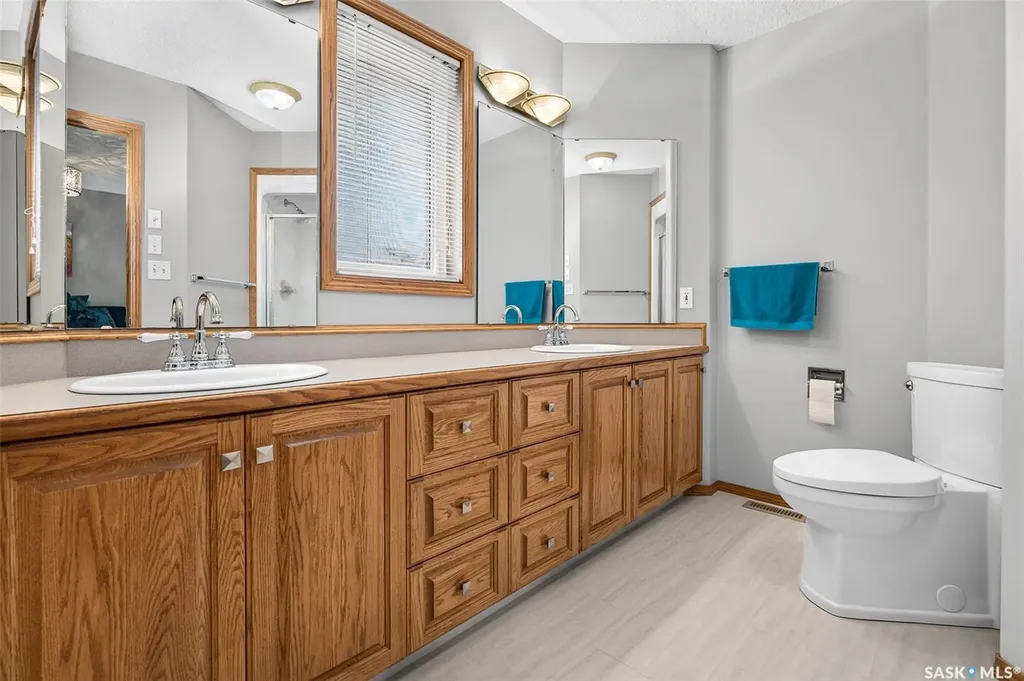 65 Flax Road Moose Jaw SK S6J 1L1