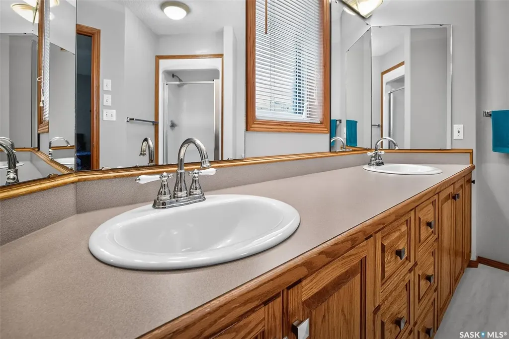 65 Flax Road Moose Jaw SK S6J 1L1