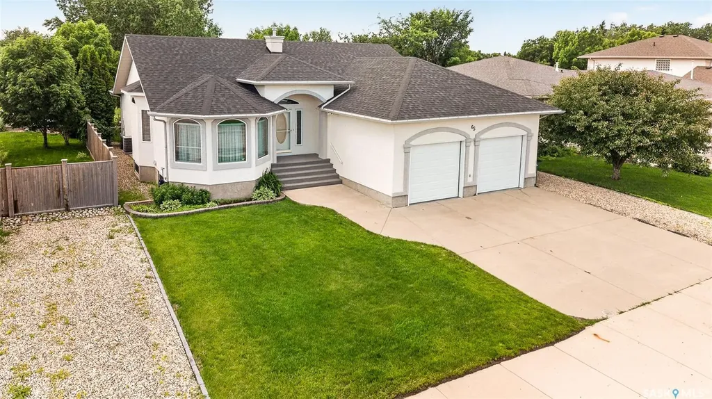 65 Flax Road Moose Jaw SK S6J 1L1