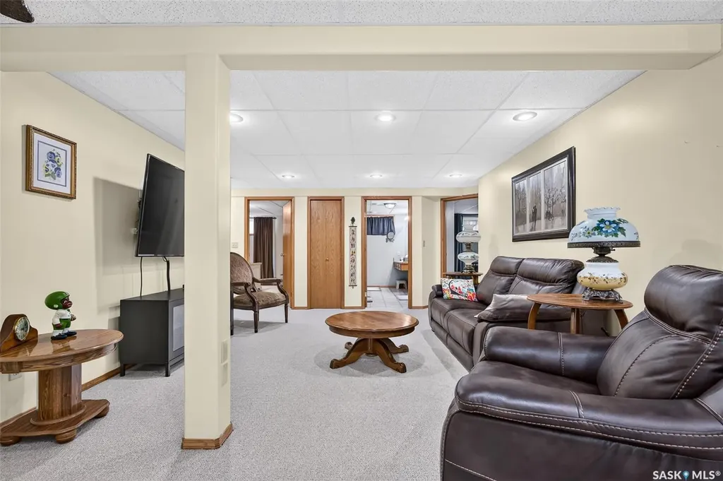 65 Flax Road Moose Jaw SK S6J 1L1