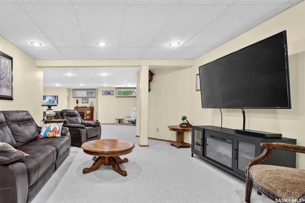 65 Flax Road Moose Jaw SK S6J 1L1