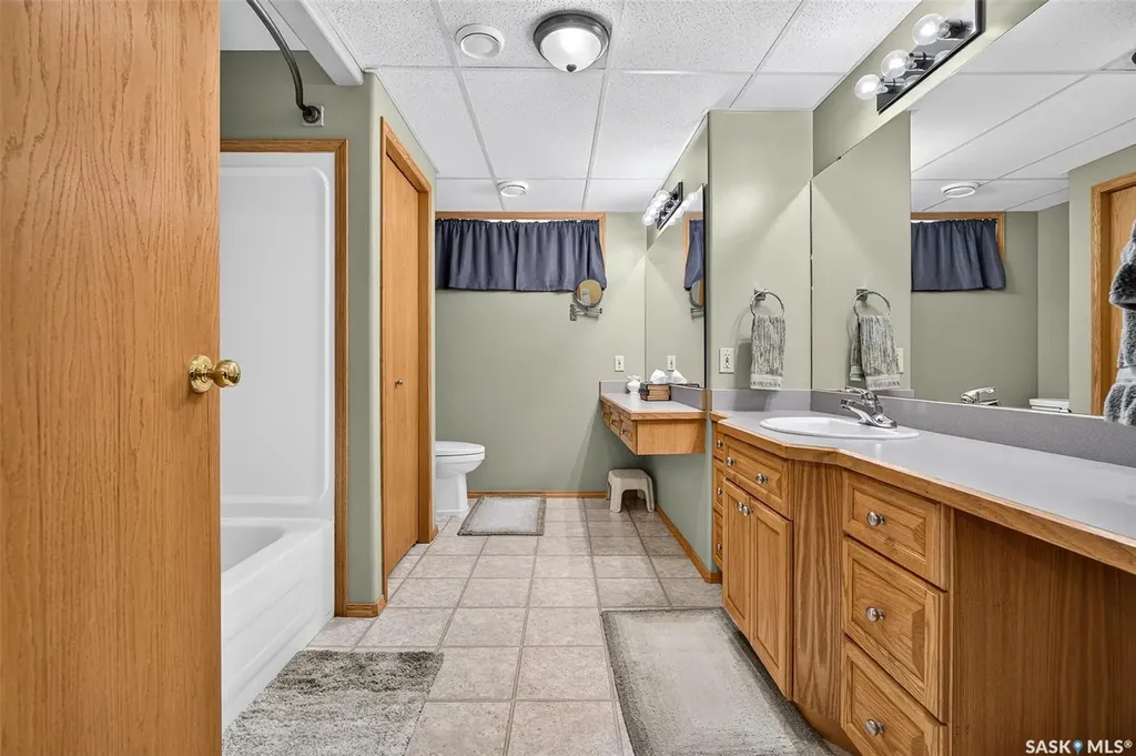 65 Flax Road Moose Jaw SK S6J 1L1
