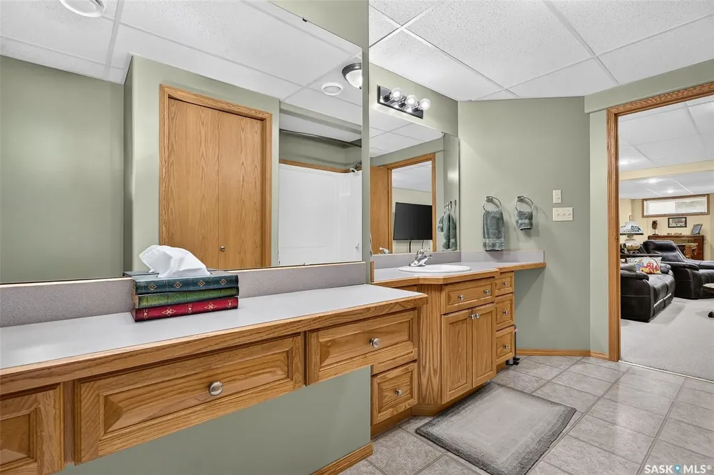 65 Flax Road Moose Jaw SK S6J 1L1