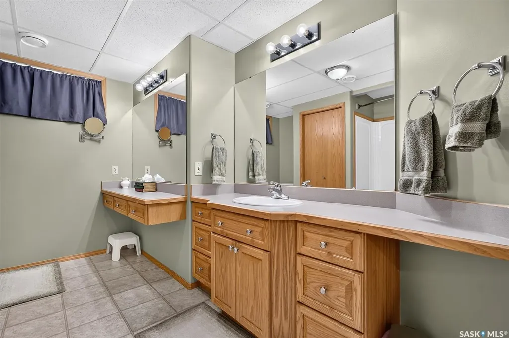 65 Flax Road Moose Jaw SK S6J 1L1