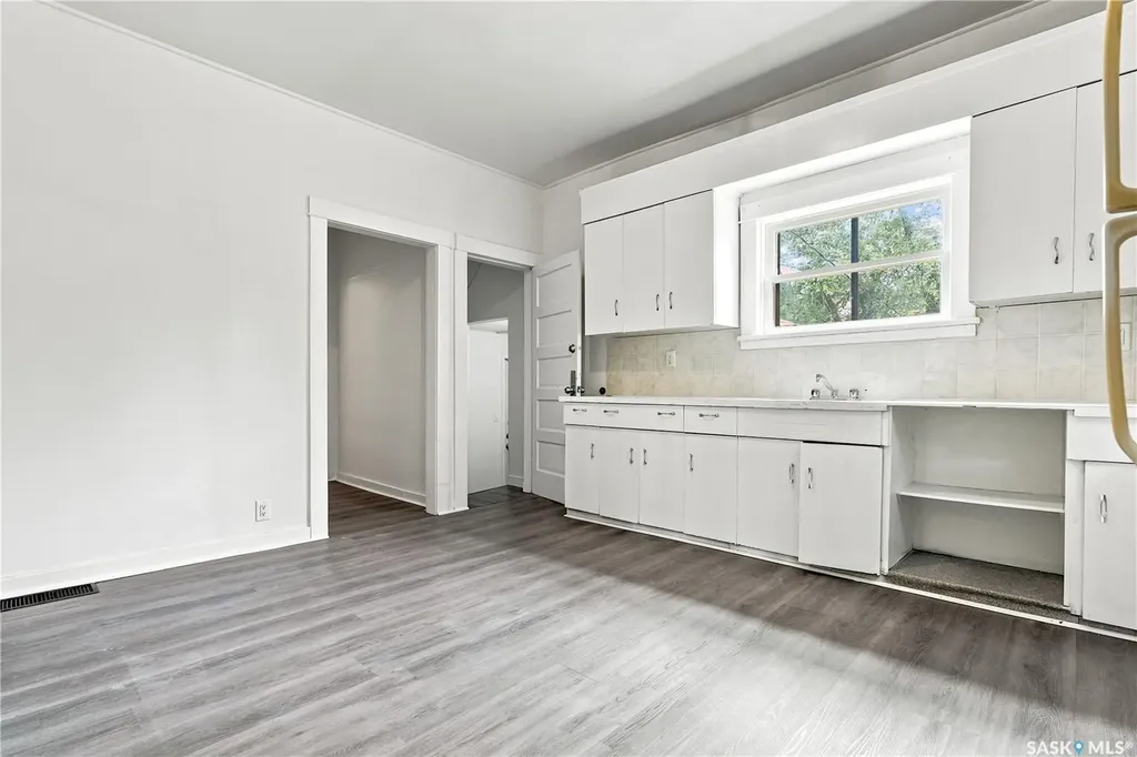 209 T Avenue N Saskatoon SK S7L 3B1