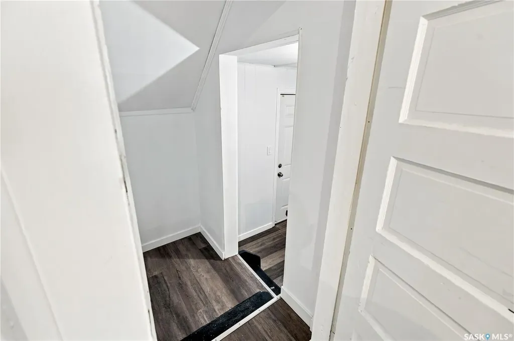209 T Avenue N Saskatoon SK S7L 3B1
