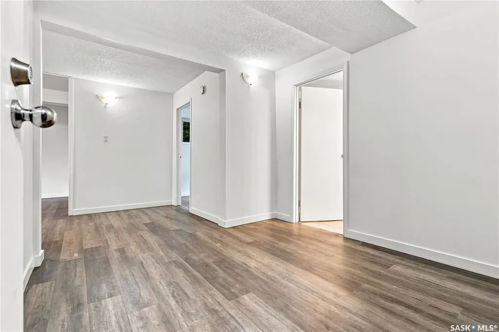 209 T Avenue N Saskatoon SK S7L 3B1