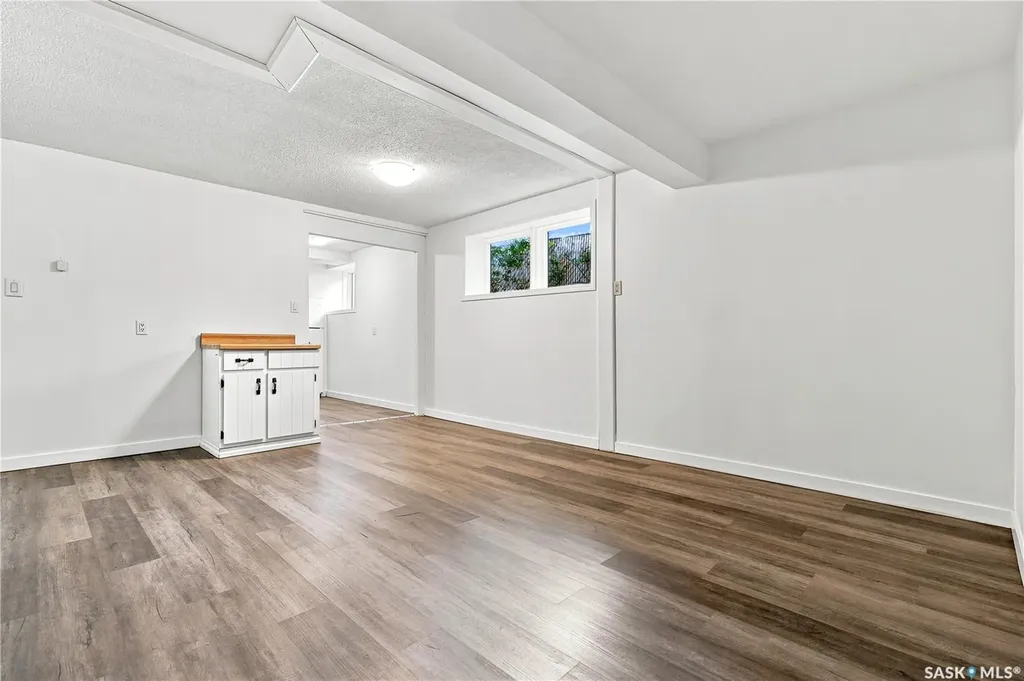 209 T Avenue N Saskatoon SK S7L 3B1