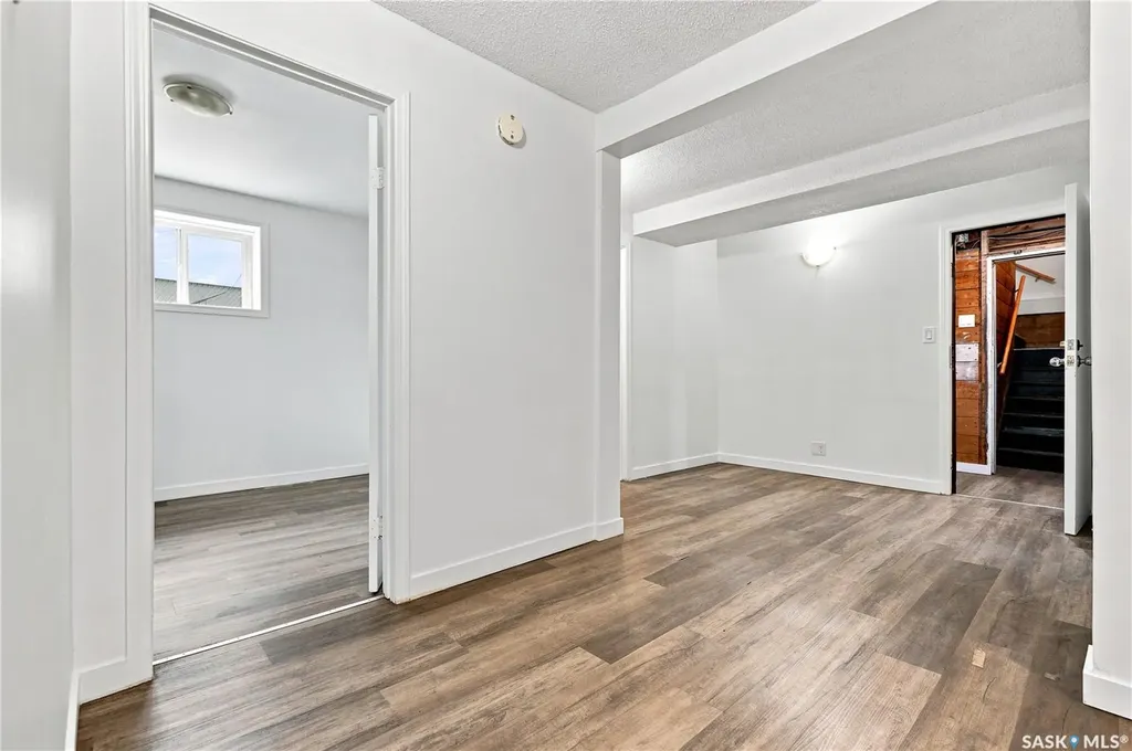 209 T Avenue N Saskatoon SK S7L 3B1