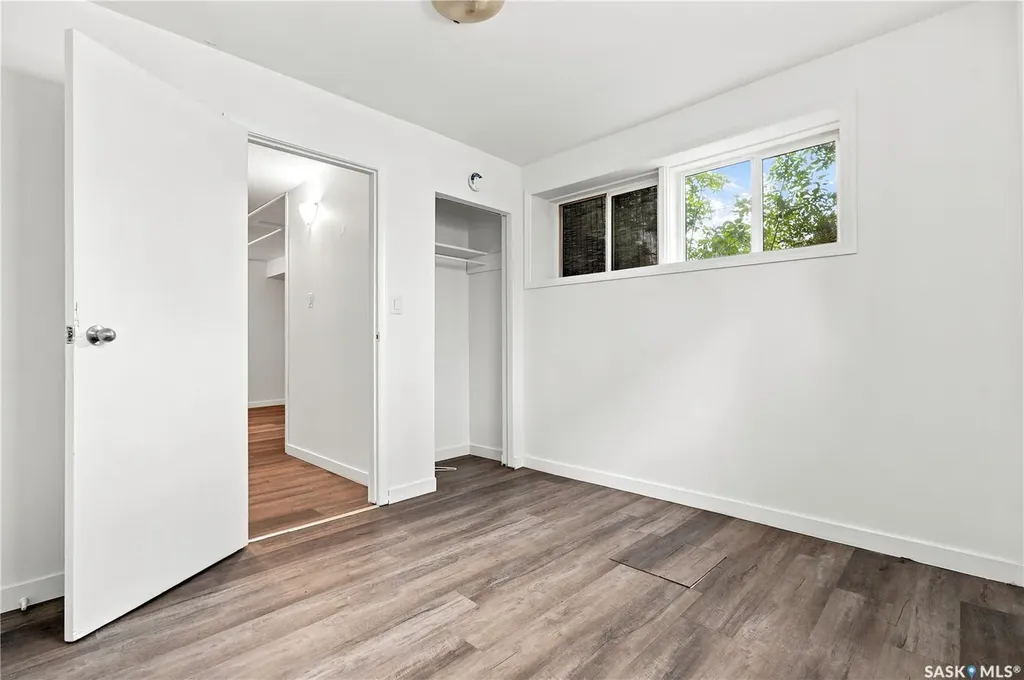 209 T Avenue N Saskatoon SK S7L 3B1